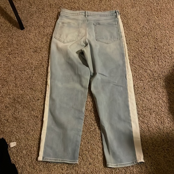 Athleta denim jeans size 8. - Picture 4 of 12